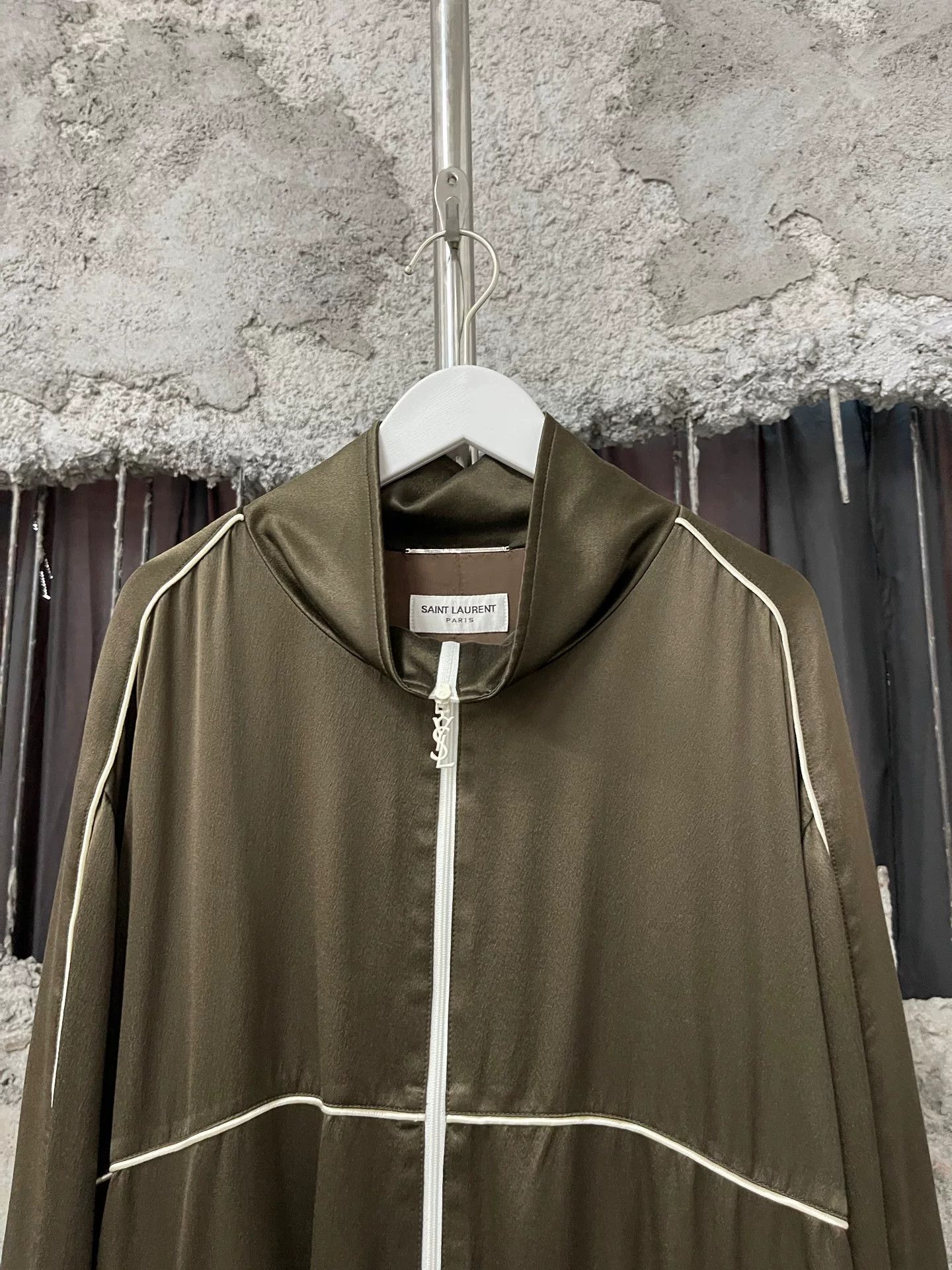Saint Laurent Paris Saint Laurent Olive Green Satin Jacket Size US L / EU 52-54 / 3 - 3 Thumbnail