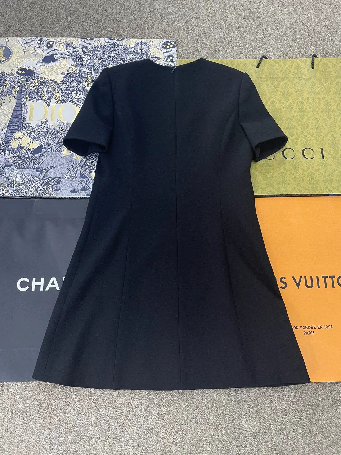 Saint Laurent Paris Saint Laurent Classic Wool Black Dress Size M / US 6-8 / IT 42-44 - 2 Thumbnail