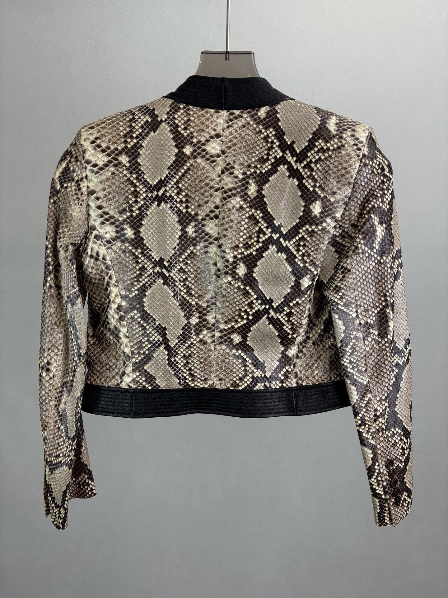 Saint Laurent Paris Saint Laurent Snakeskin Cropped Jacket Size XS / US 0-2 / IT 36-38 - 2 Thumbnail