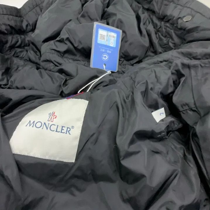 Moncler Moncler Solid Color Hooded Jacket Size US M / EU 48-50 / 2 - 5 Thumbnail