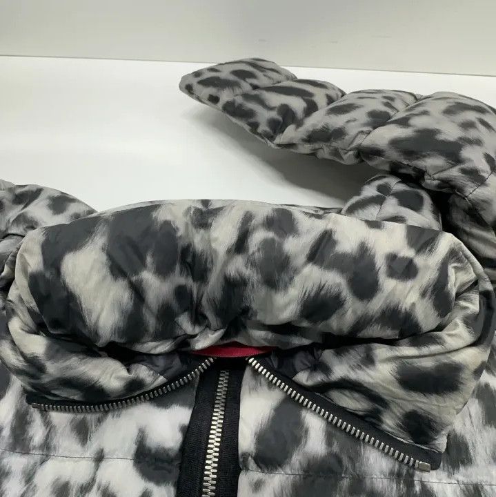 Moncler Moncler Leopard Print Zip Down Jacket Size US S / EU 44-46 / 1 - 6 Thumbnail