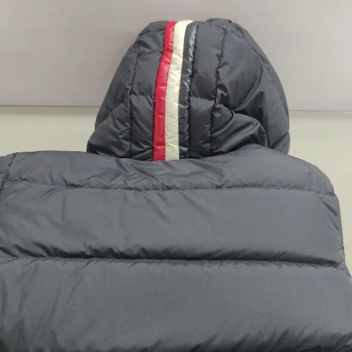 Moncler Moncler Kids Striped Logo Zip Long-Sleeve Down Jacket Size US S / EU 44-46 / 1 - 7 Thumbnail