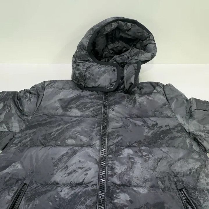 Moncler Moncler Unisex Camo Hooded Warm Jacket Size US L / EU 52-54 / 3 - 9 Thumbnail