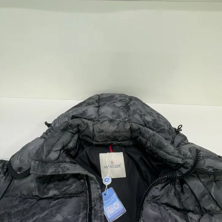 Moncler Moncler Unisex Camo Hooded Warm Jacket Size US L / EU 52-54 / 3 - 8 Thumbnail