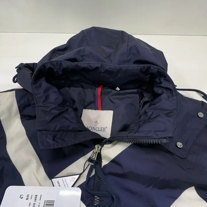 Moncler Moncler Bert Slogan Logo Hooded Down Jacket Size US M / EU 48-50 / 2 - 7 Thumbnail