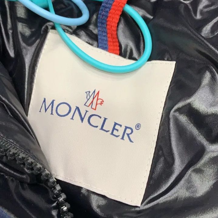 Moncler Moncler Bady Kids Shiny Logo Hooded Short Down Jacket Size US S / EU 44-46 / 1 - 4 Thumbnail
