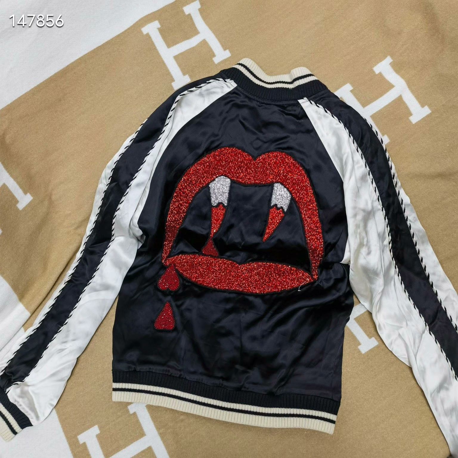 Saint Laurent Paris Saint Laurent Paris Bomber Jacket Red Sequin Lip Size US M / EU 48-50 / 2 - 2 Thumbnail