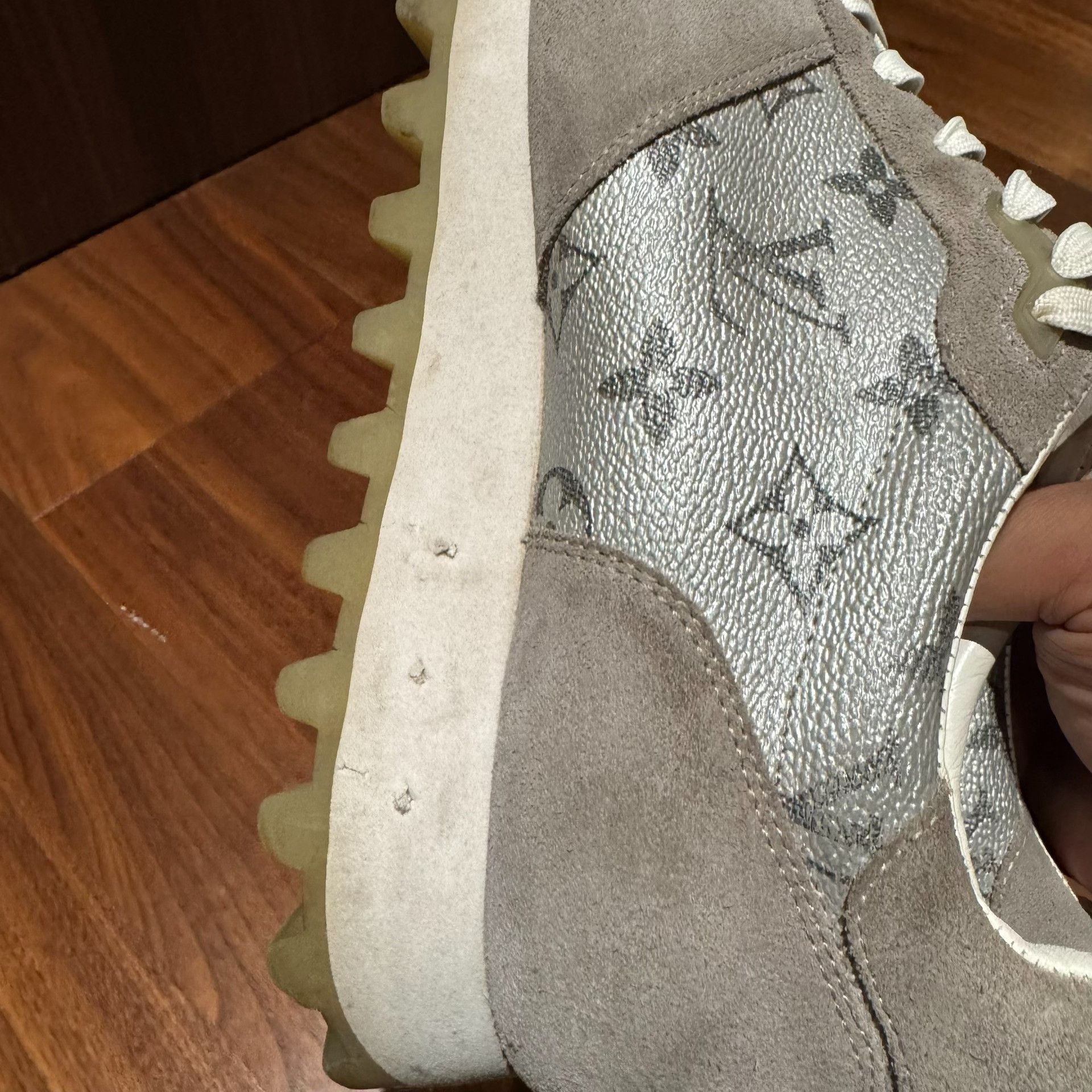 Louis Vuitton Louis Vuitton Runner Monogram Sneakers Size US 10 / EU 43 - 6 Thumbnail