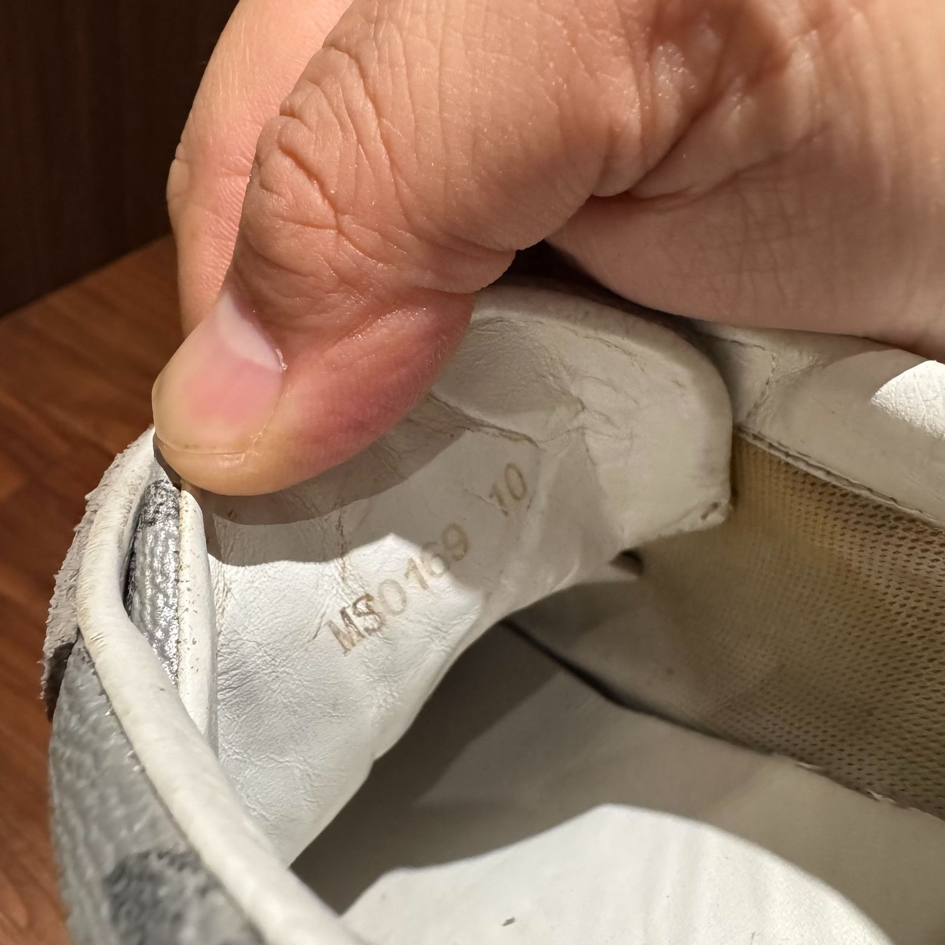 Louis Vuitton Louis Vuitton Runner Monogram Sneakers Size US 10 / EU 43 - 7 Thumbnail