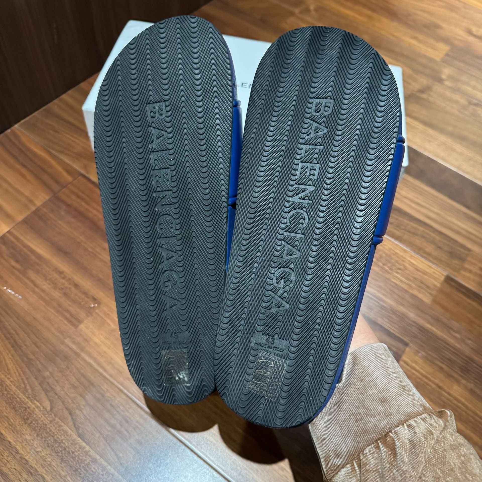 Balenciaga Balenciaga Blue Wave Print Slippers Size US 10 / EU 43 - 4 Thumbnail