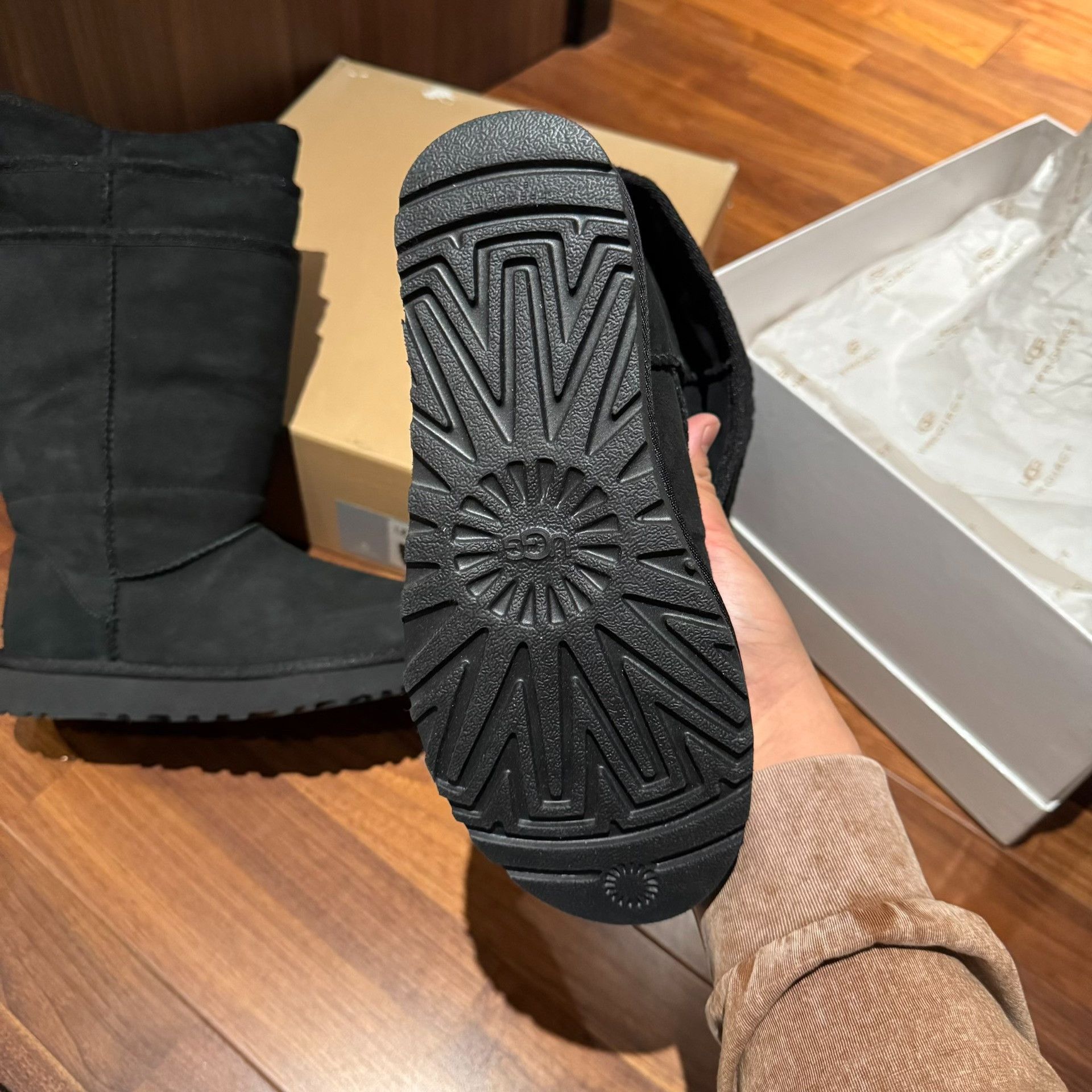 Y/Project UGG x Y PROJECT High-Top Snow Boot Size US 6 / IT 36 - 5 Thumbnail