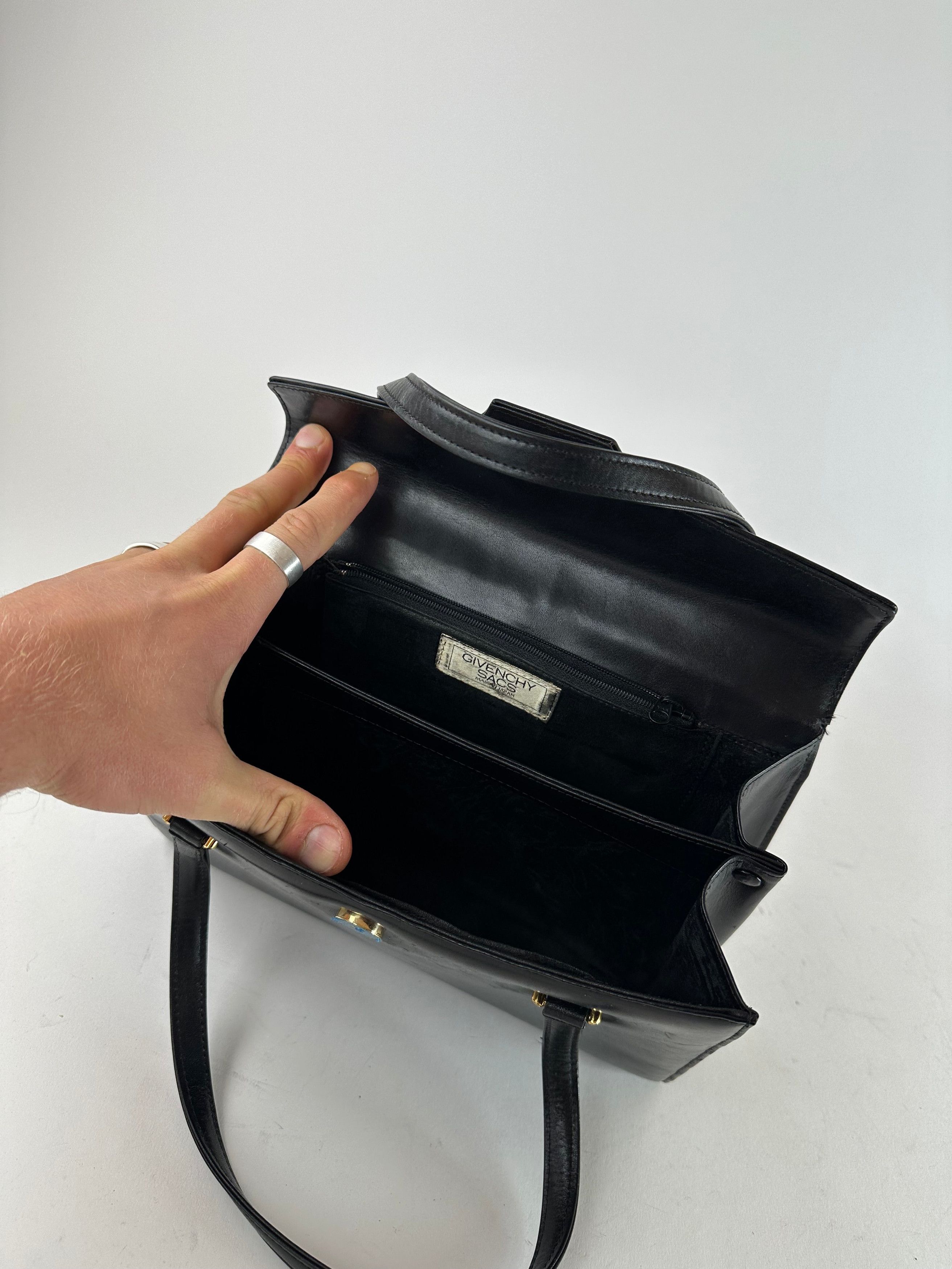 Givenchy Vintage Leather Handbag Black Size ONE SIZE - 3 Thumbnail