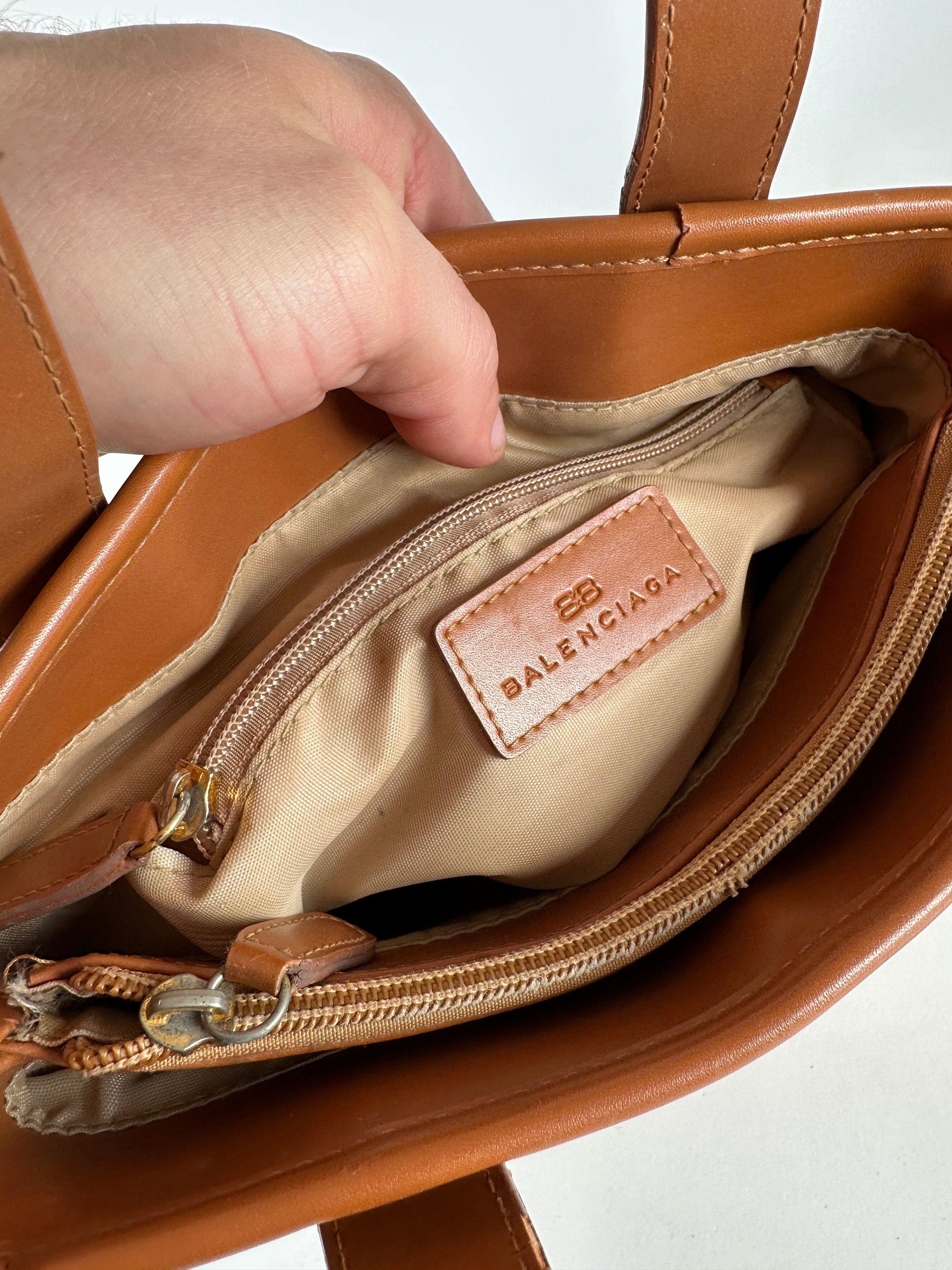 Balenciaga Vintage BB Monogram Handbag Beige Orange-Brown Size ONE SIZE - 4 Thumbnail