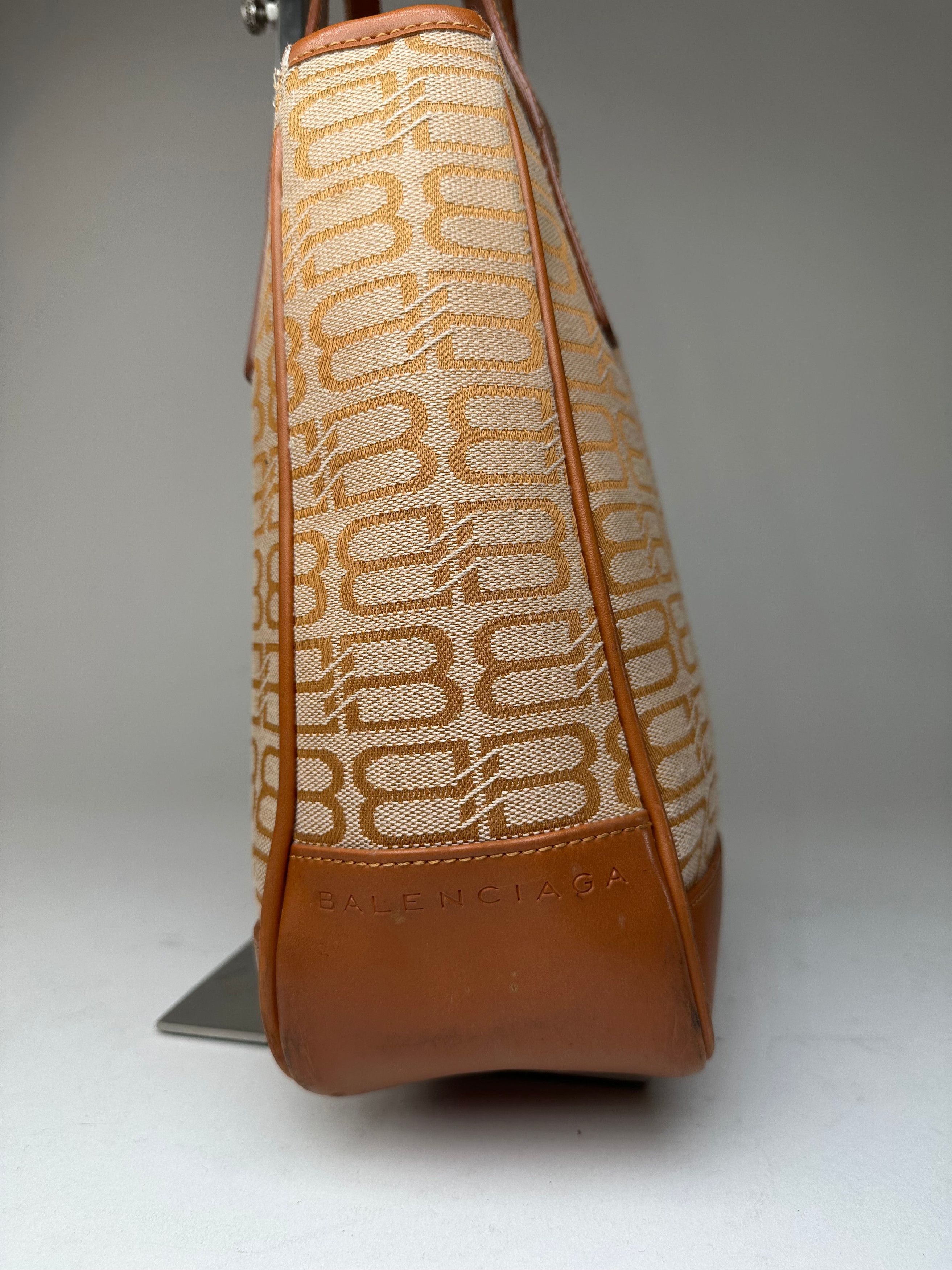 Balenciaga Vintage BB Monogram Handbag Beige Orange-Brown Size ONE SIZE - 7 Thumbnail