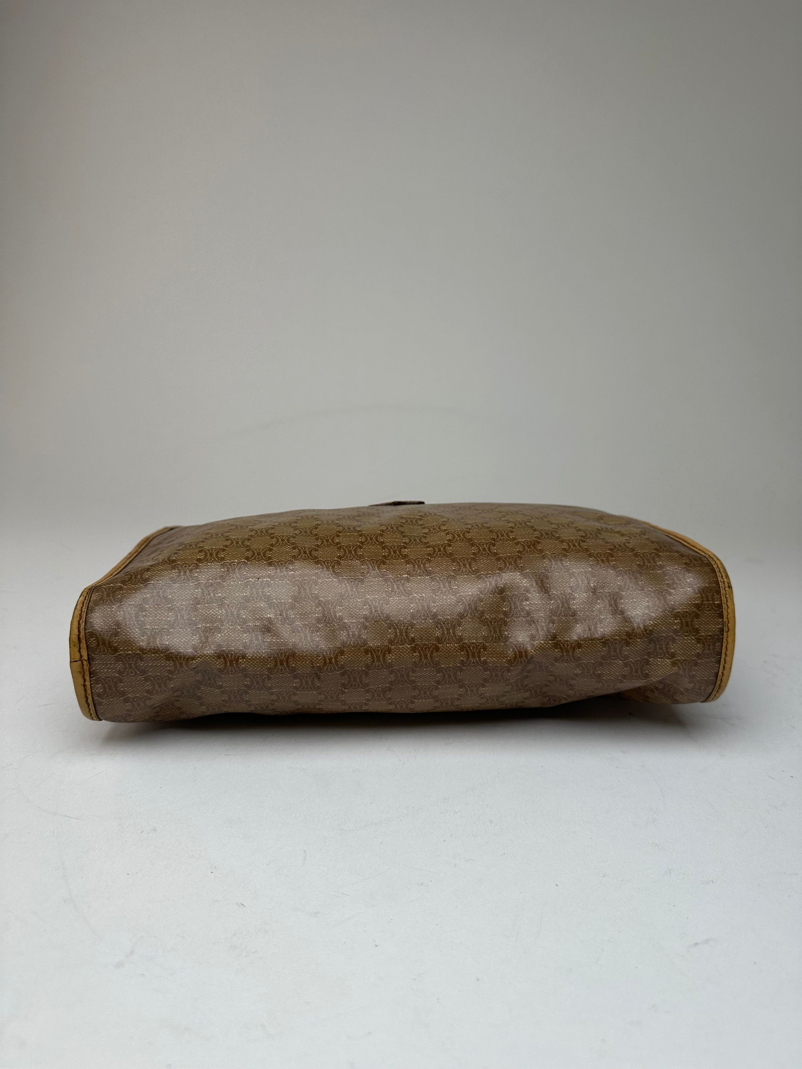 Celine Vintage Triomphe Monogram Leather Clutch Beige Gold Brown Size ONE SIZE - 10 Thumbnail