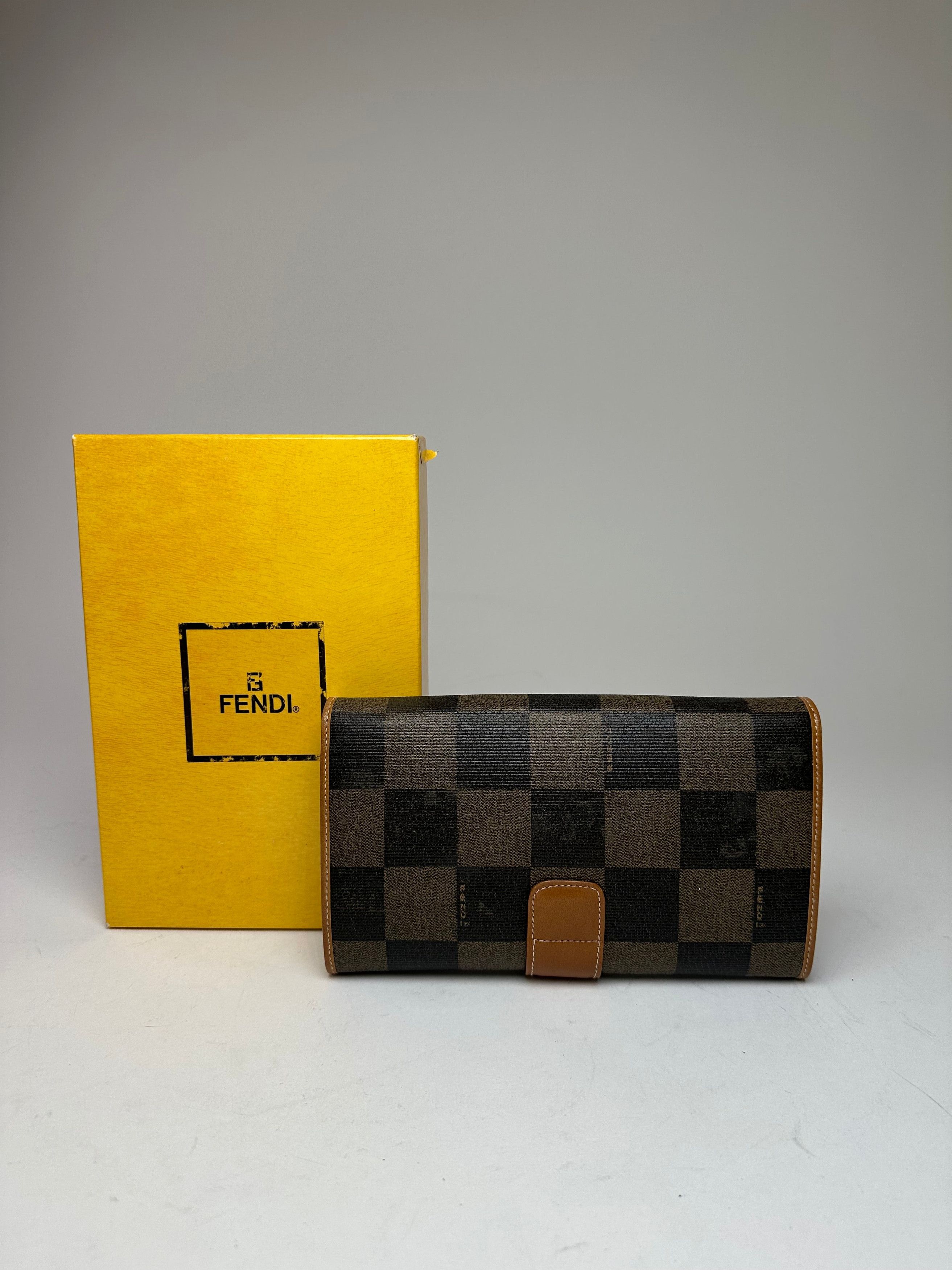 Fendi Vintage Roma Leather Checked Clutch Brown Size ONE SIZE - 2 Thumbnail