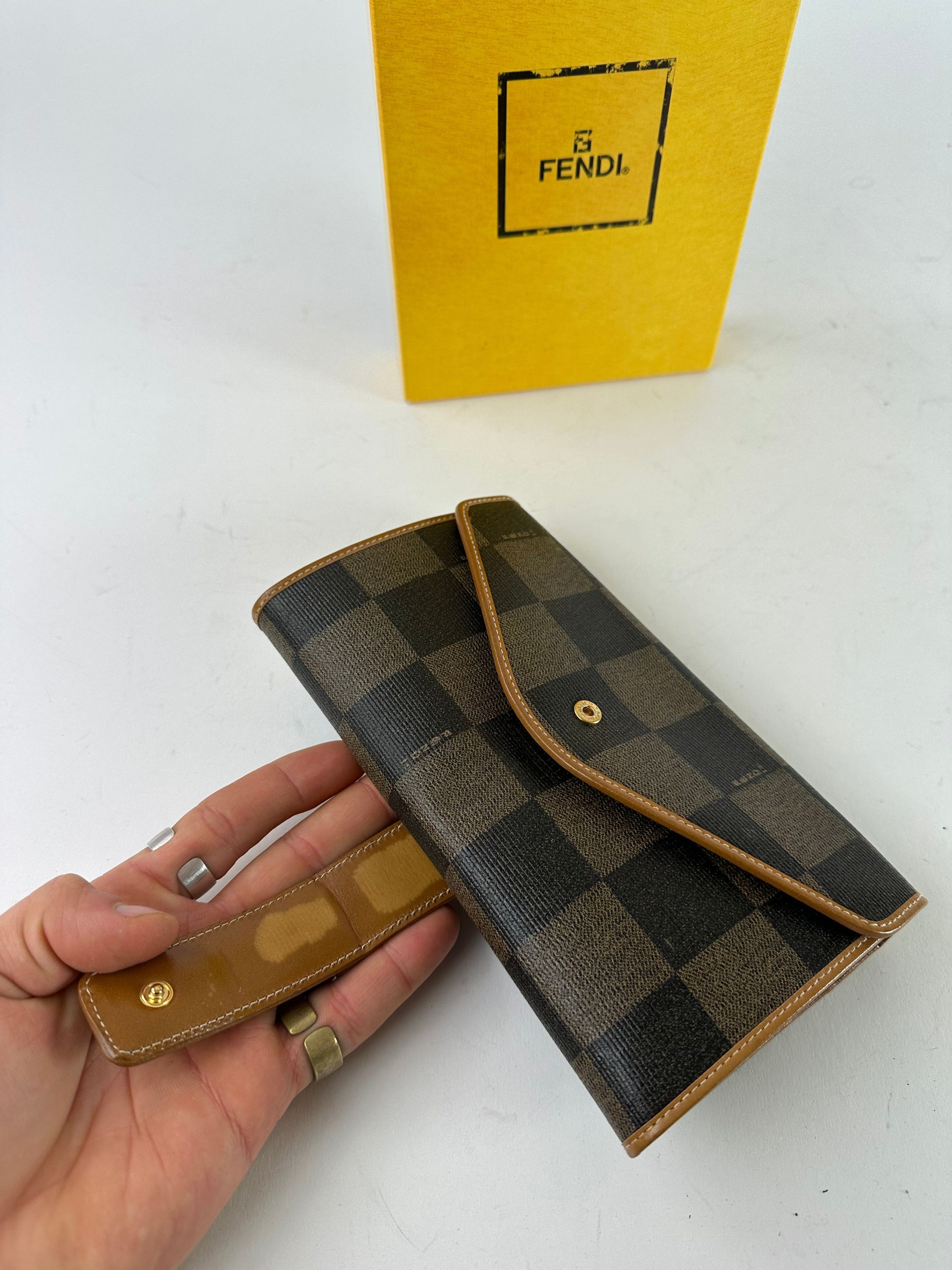 Fendi Vintage Roma Leather Checked Clutch Brown Size ONE SIZE - 3 Thumbnail