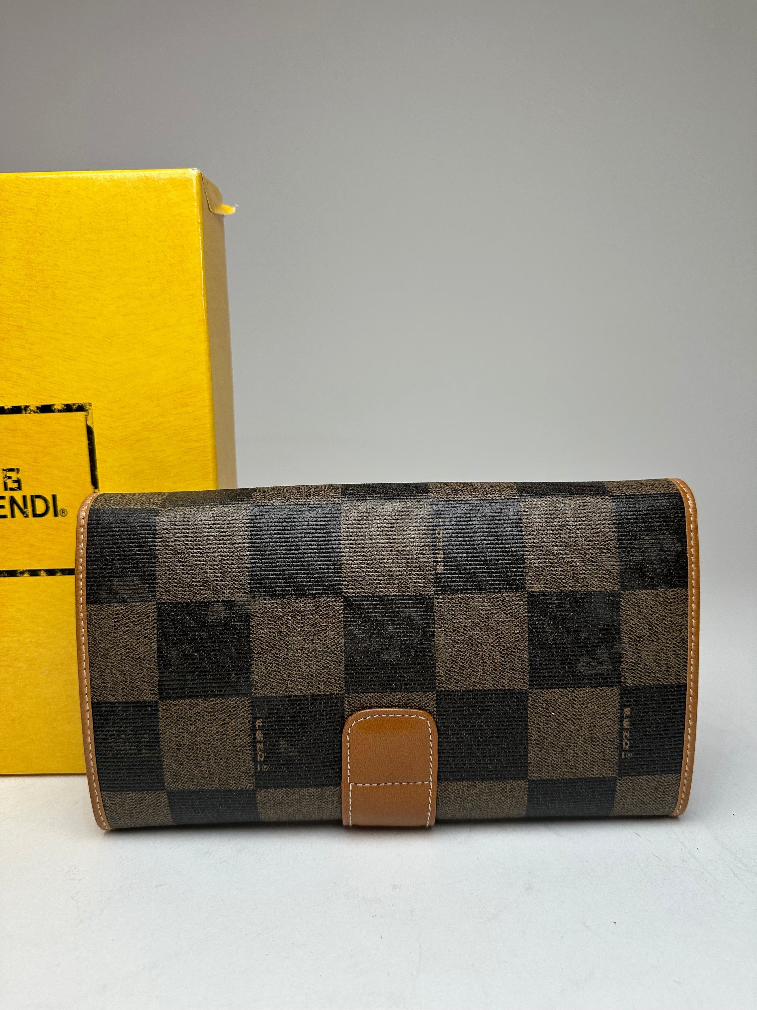 Fendi Vintage Roma Leather Checked Clutch Brown Size ONE SIZE - 9 Thumbnail