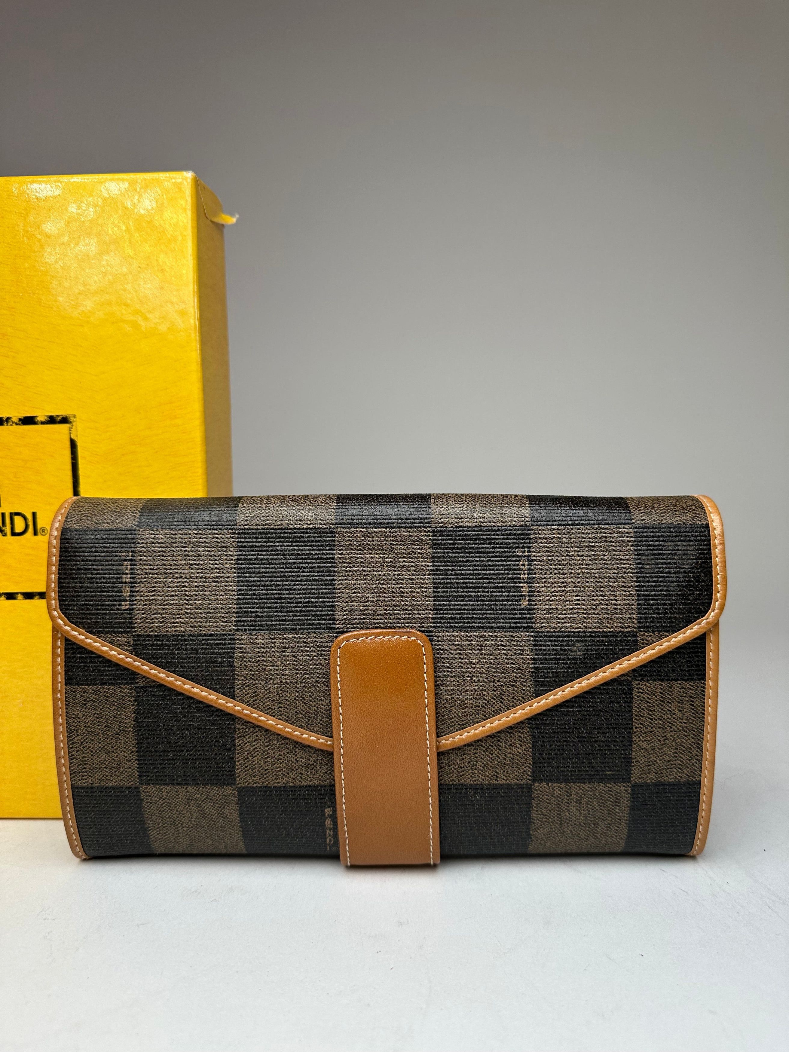 Fendi Vintage Roma Leather Checked Clutch Brown Size ONE SIZE - 6 Thumbnail