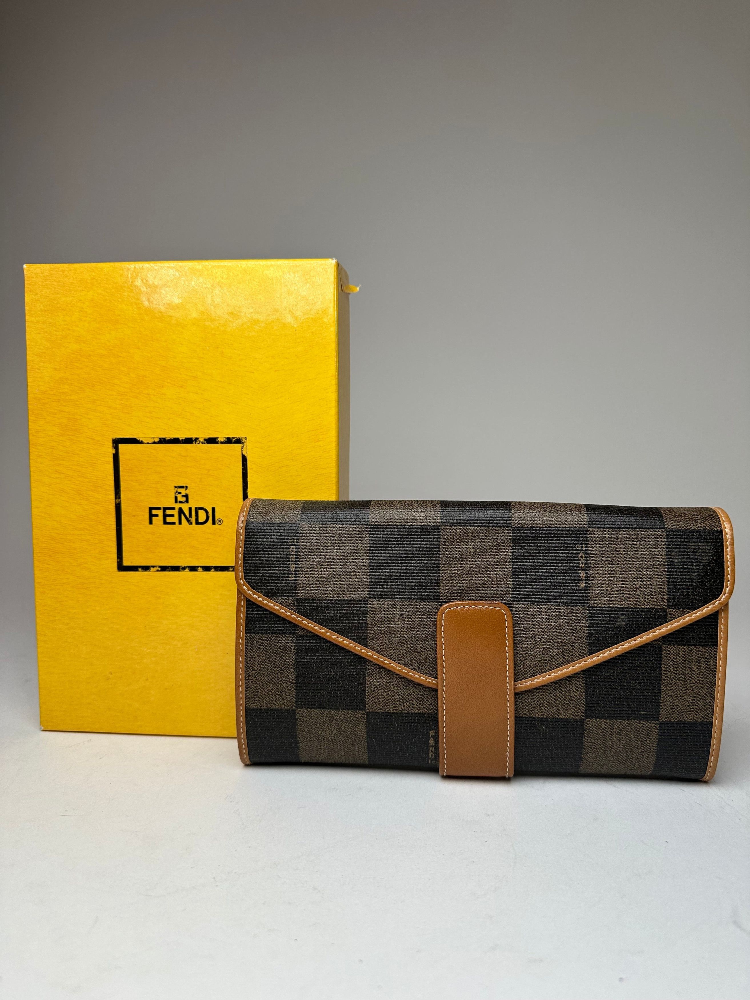 Fendi Vintage Roma Leather Checked Clutch Brown Size ONE SIZE - 14 Thumbnail