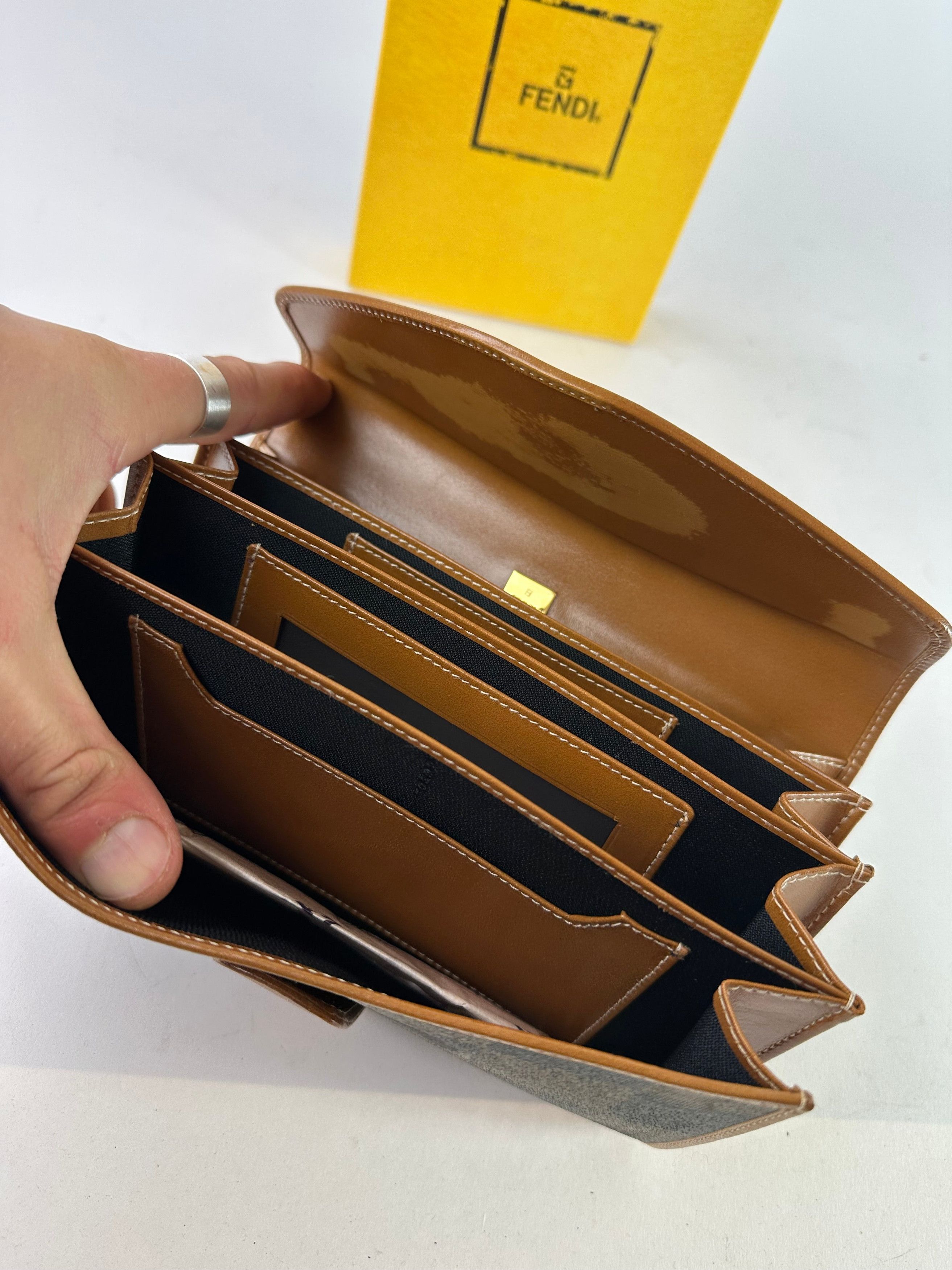 Fendi Vintage Roma Leather Checked Clutch Brown Size ONE SIZE - 4 Thumbnail