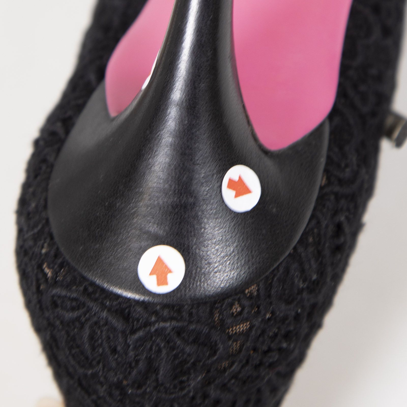 Gucci Black Lace Pointed Toe Heels Size US 8 / IT 38 - 8 Thumbnail