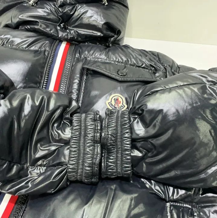 Moncler Moncler Montbeliard Short Hooded Down Jacket Size US XL / EU 56 / 4 - 10 Thumbnail