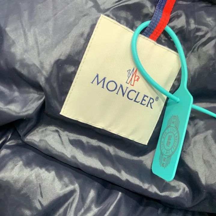 Moncler Moncler Montbeliard Short Hooded Down Jacket Size US XXL / EU 58 / 5 - 4 Thumbnail