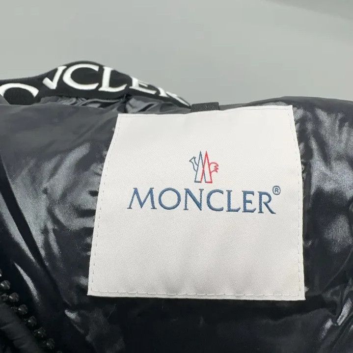 Moncler Moncler Montcla Logo Trim Hooded Down Jacket Size US M / EU 48-50 / 2 - 3 Thumbnail