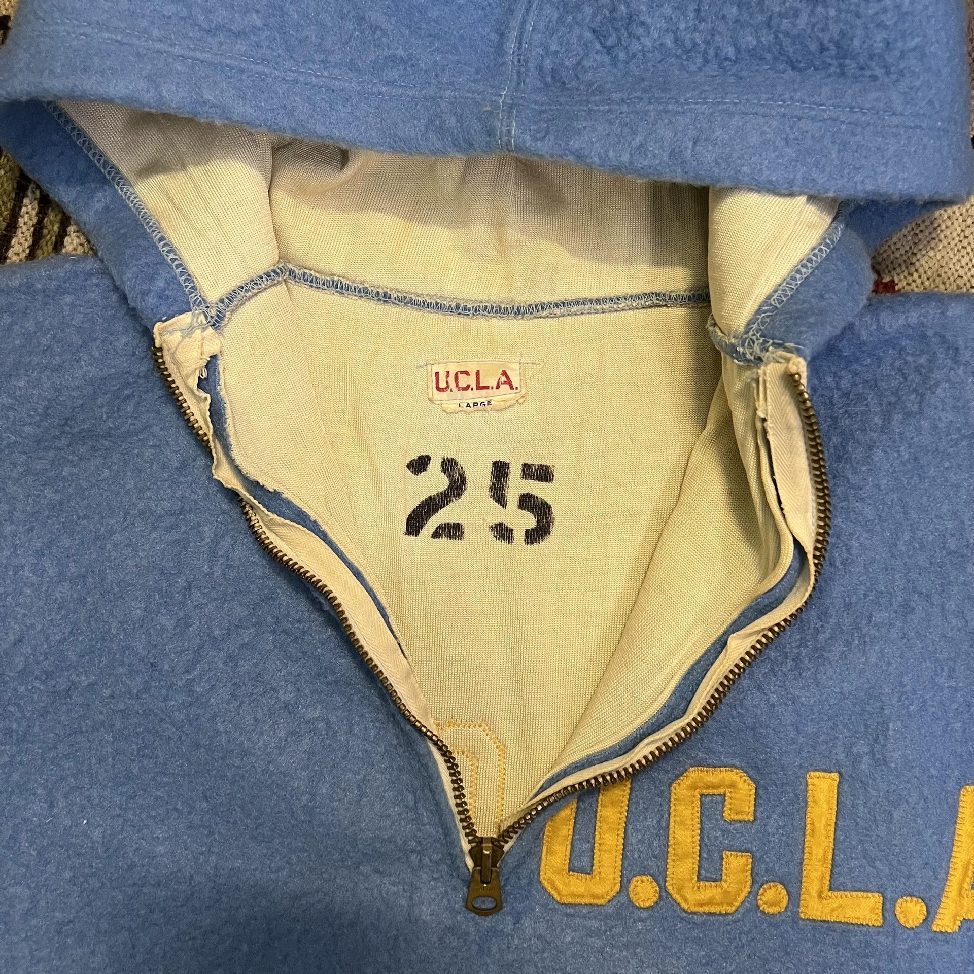 Vintage 50s UCLA Zip Vintage Sweater Size US L / EU 52-54 / 3 - 5 Thumbnail