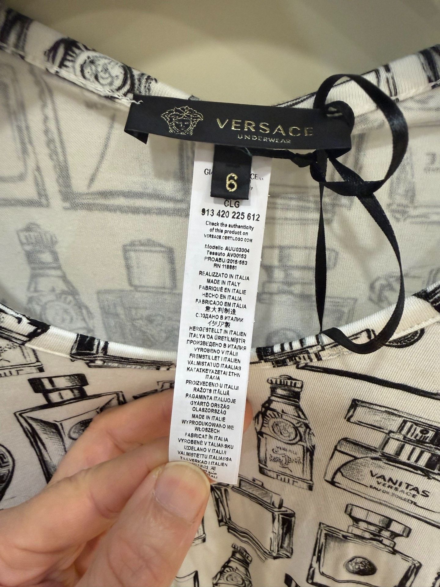 Versace Versace Classic Perfume Bottle Print T-shirt Size L / US 10 / IT 46 - 3 Thumbnail