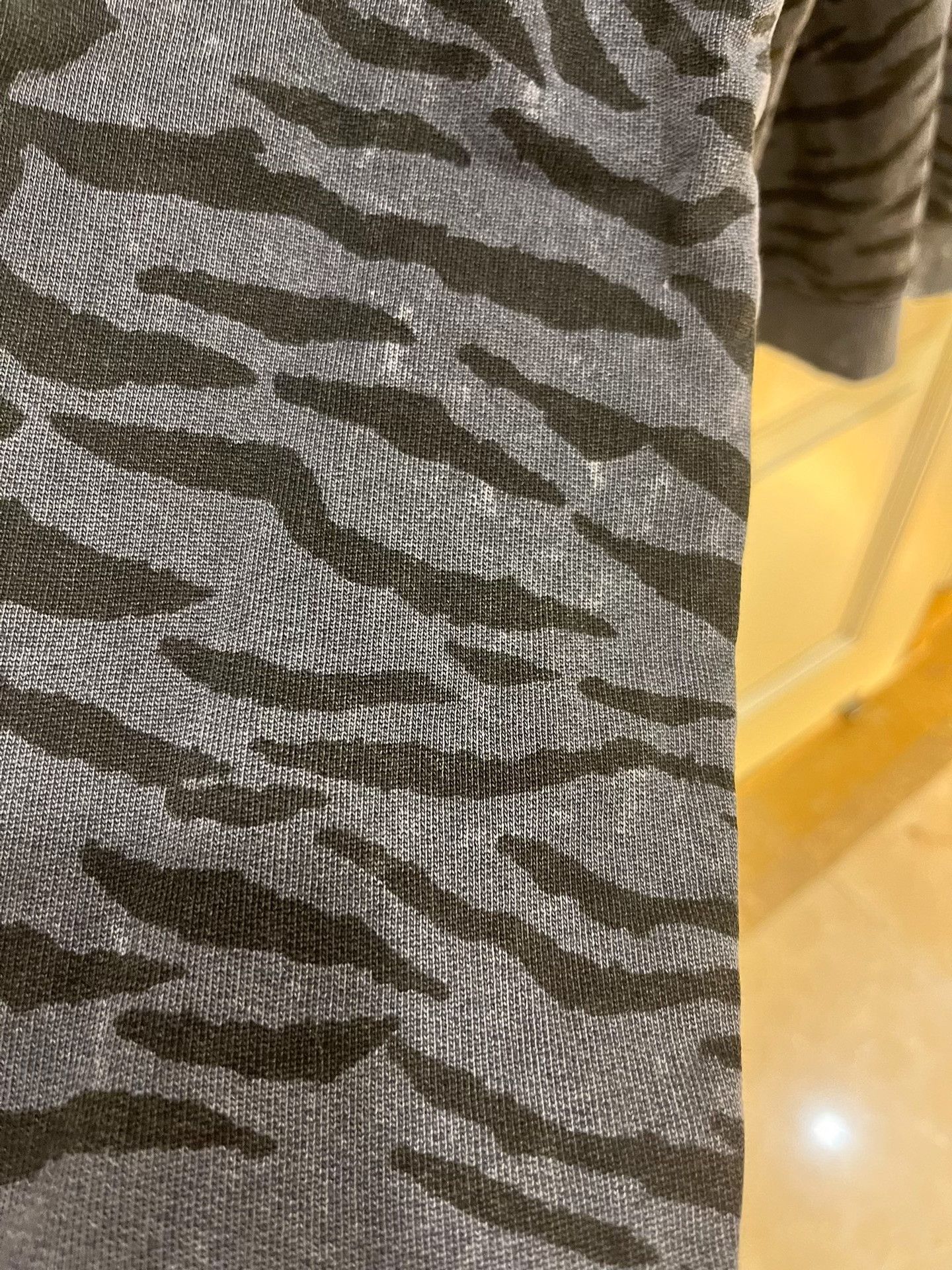 Saint Laurent Paris Saint Laurent Gray Tiger Stripe Crewneck Sweatshirt Size US M / EU 48-50 / 2 - 8 Thumbnail