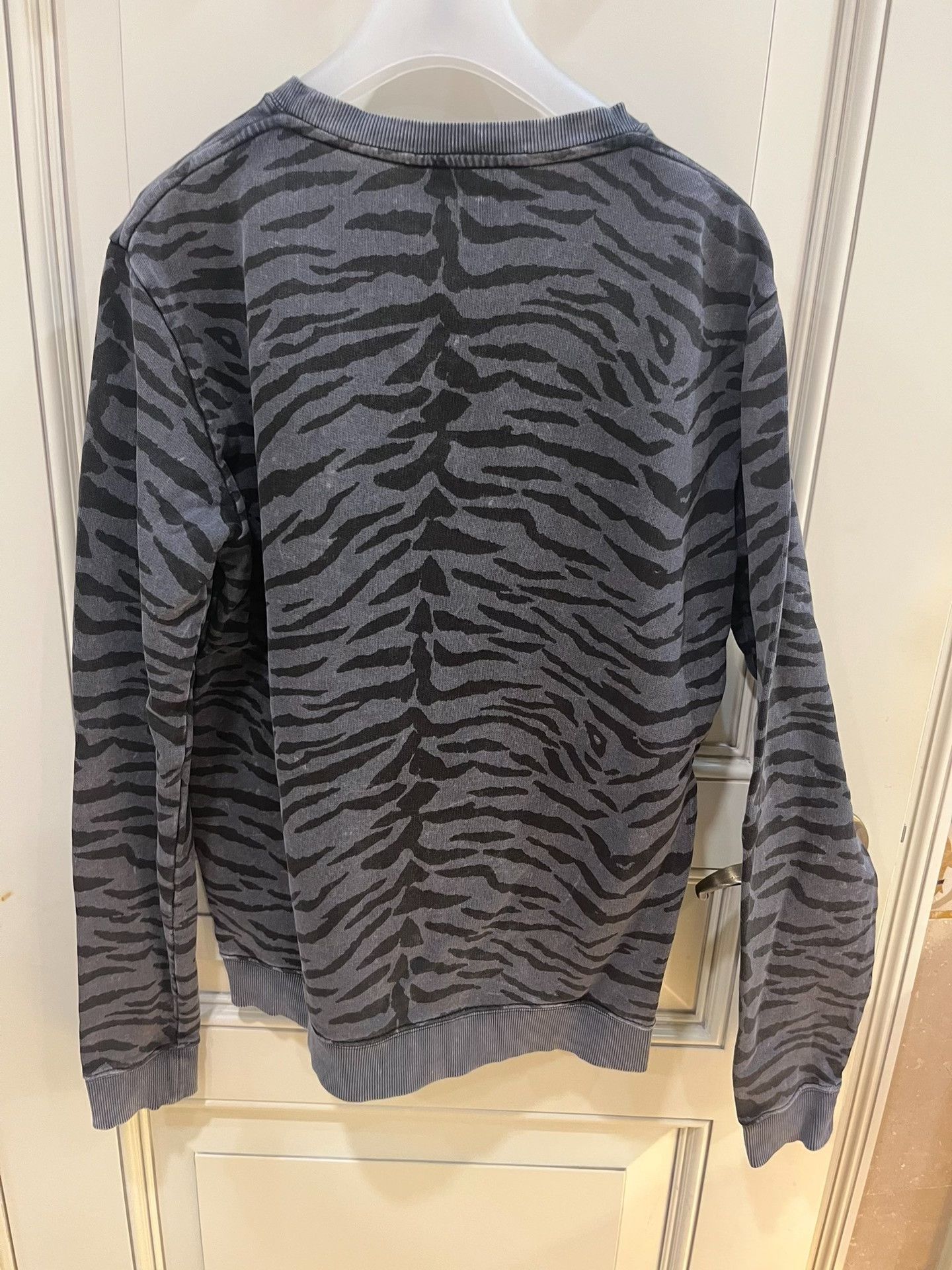 Saint Laurent Paris Saint Laurent Gray Tiger Stripe Crewneck Sweatshirt Size US M / EU 48-50 / 2 - 5 Thumbnail
