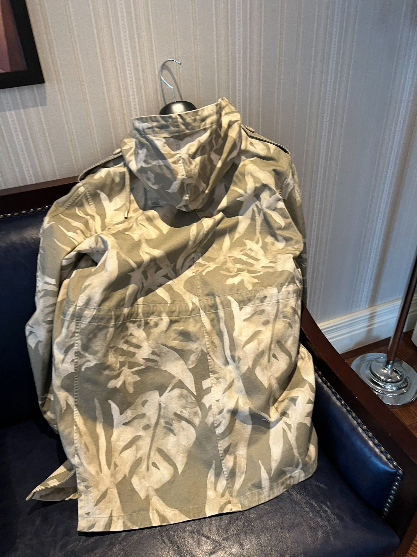 Saint Laurent Paris Saint Laurent Tropical Print Trench Coat Size US M / EU 48-50 / 2 - 2 Thumbnail