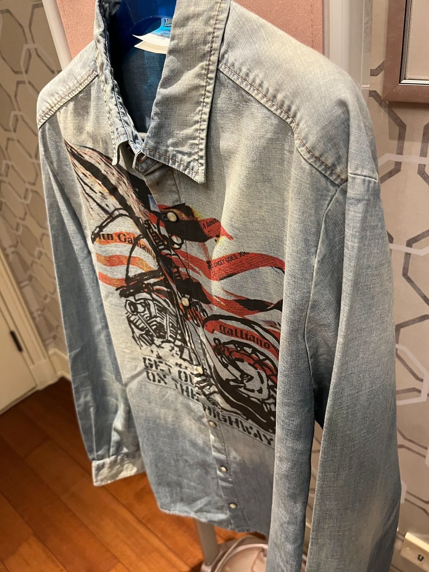 John Galliano Galliano Classic Light Blue Printed Denim Shirt Size US M / EU 48-50 / 2 - 7 Thumbnail
