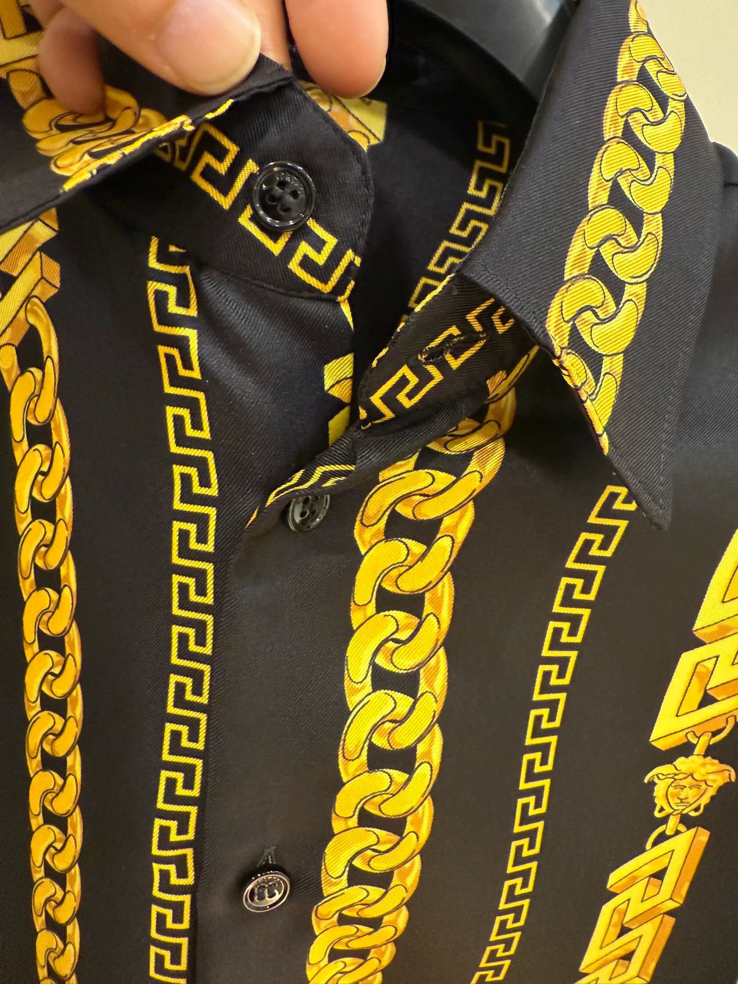 Versace Versace Classic Black Gold Chain Silk Shirt Size US M / EU 48-50 / 2 - 3 Thumbnail