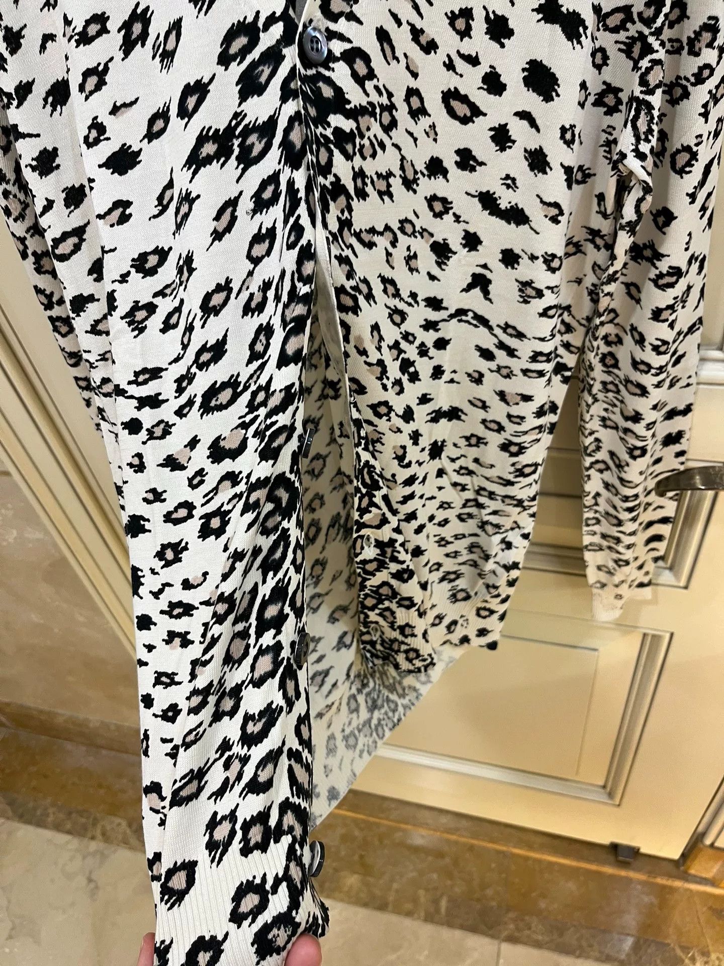 John Richmond Richmond White Leopard Print Knit Cardigan Size L / US 10 / IT 46 - 6 Thumbnail