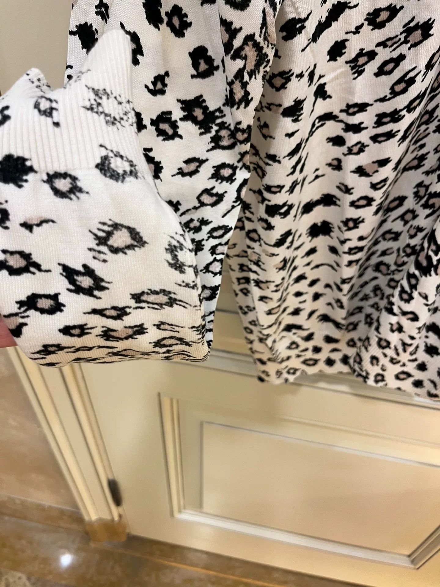 John Richmond Richmond White Leopard Print Knit Cardigan Size L / US 10 / IT 46 - 7 Thumbnail