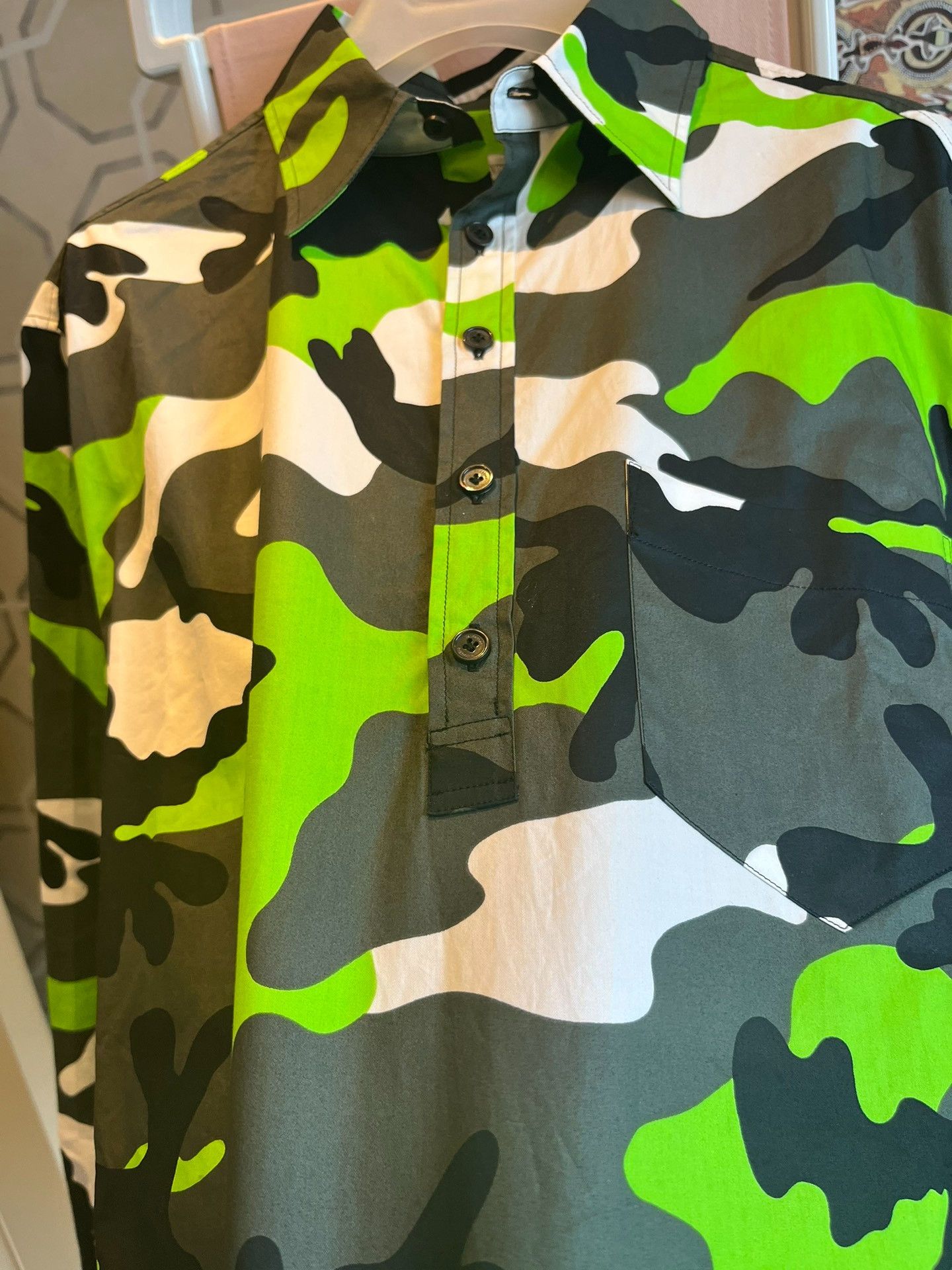 Valentino Valentino Fluorescent Green Camo Oversized Shirt Size US M / EU 48-50 / 2 - 3 Thumbnail