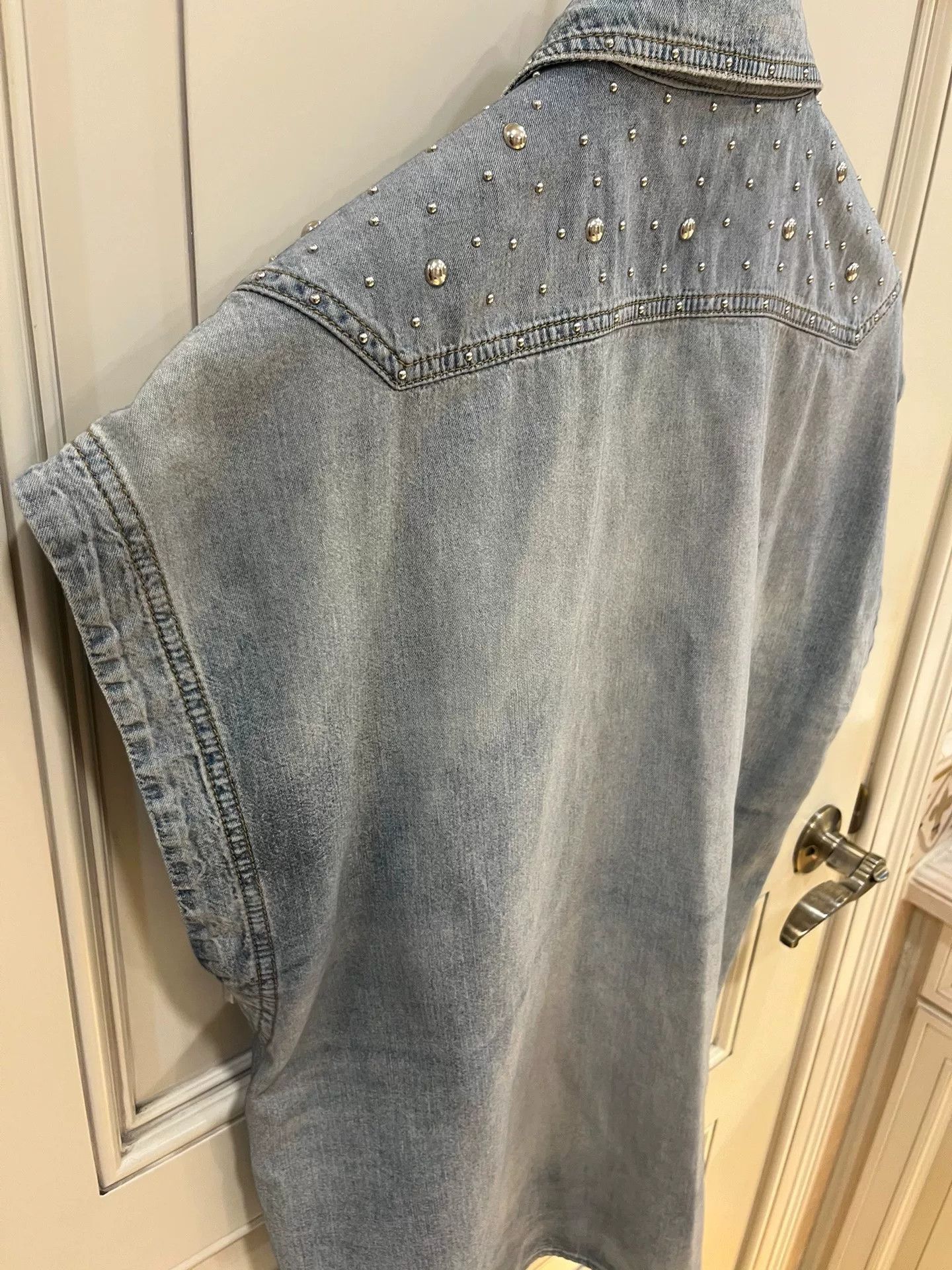 Saint Laurent Paris Saint Laurent Washed Rivet Denim Sleeveless Shirt Size US M / EU 48-50 / 2 - 6 Thumbnail