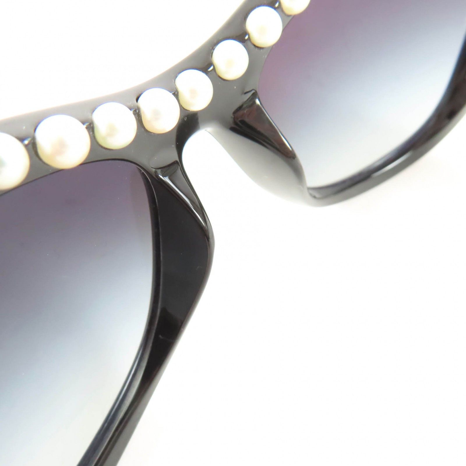 Chanel Chanel Chanel Fake Pearl Sunglasses Plastic / Synthetic Sunglasses 6038H DUTY FREE for USA Size ONE SIZE - 6 Thumbnail