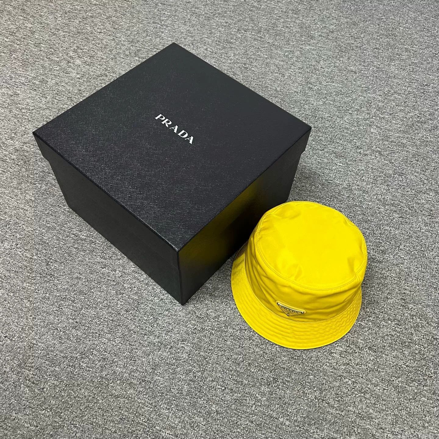 Prada Prada Triangle Logo Nylon Bucket Hat Yellow Size ONE SIZE - 3 Thumbnail