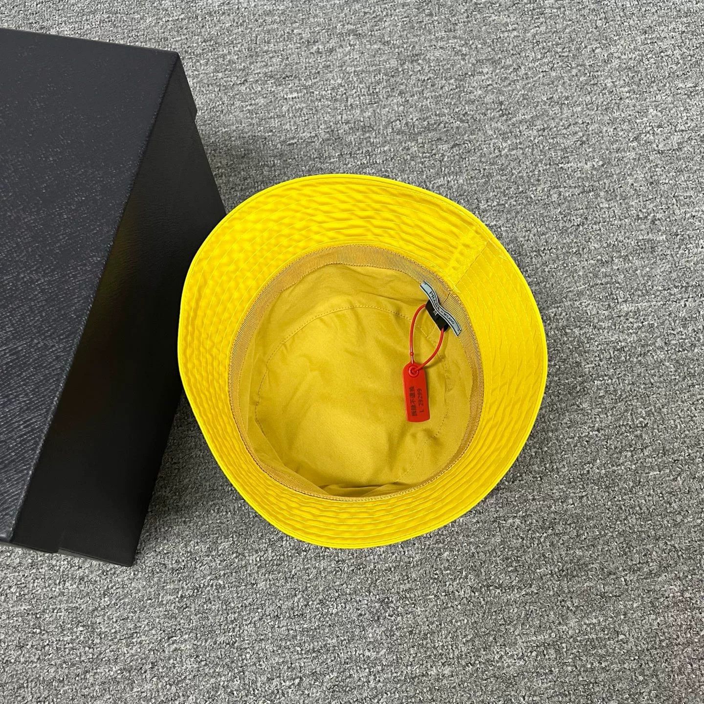 Prada Prada Triangle Logo Nylon Bucket Hat Yellow Size ONE SIZE - 4 Thumbnail