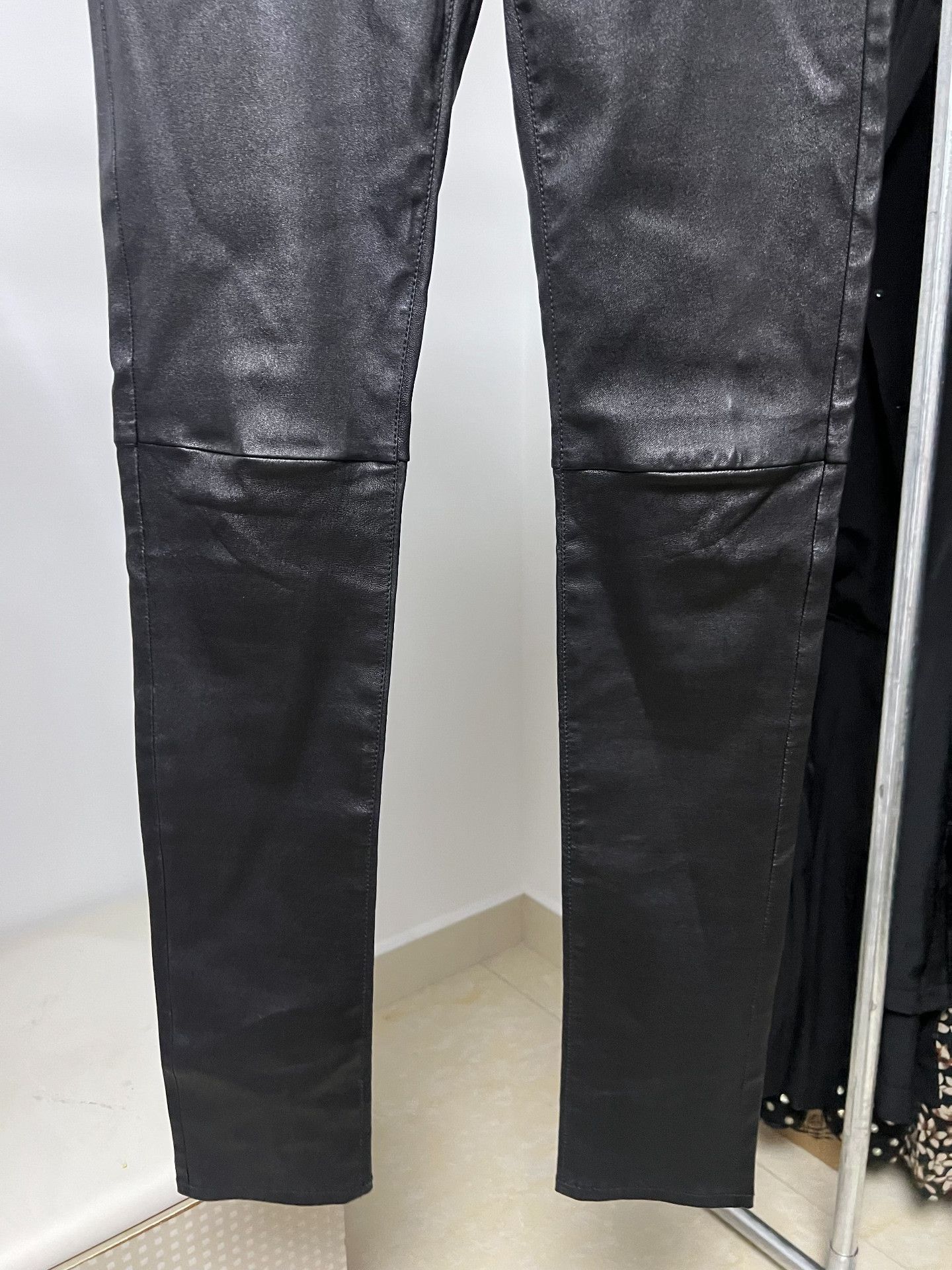 Saint Laurent Paris Saint Laurent Black Leather Skinny Pants Size 26" / US 2 / IT 38 - 7 Thumbnail