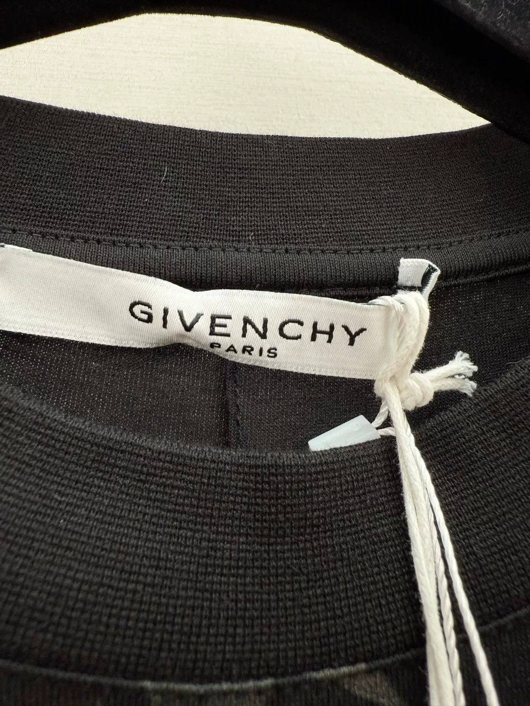 Givenchy Givenchy New With Tags Short-Sleeve Size US S / EU 44-46 / 1 - 2 Thumbnail