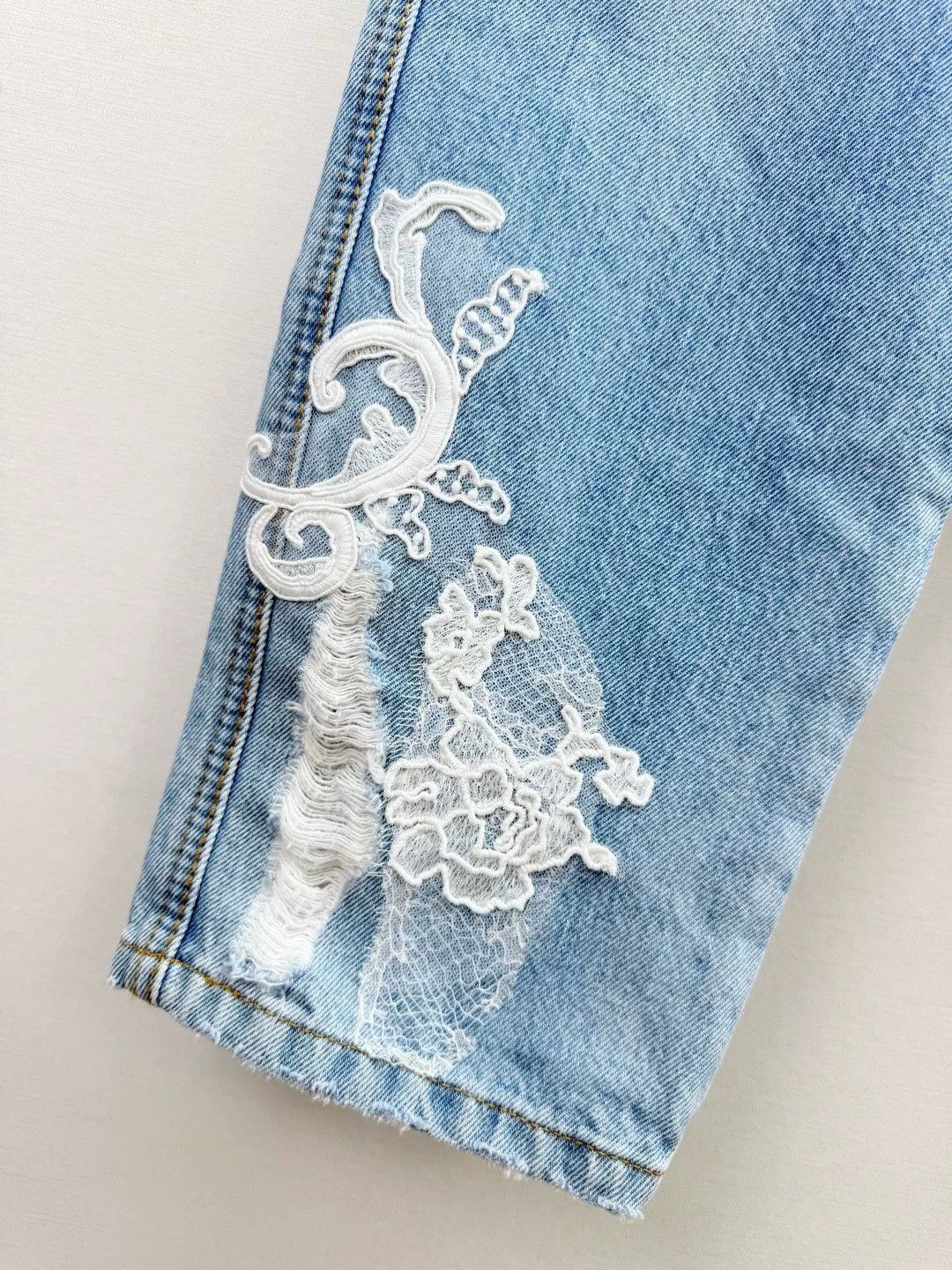 Ermanno Scervino Ermanno Scervino New Lace Panel Jeans Size 42" / US 20 - 5 Thumbnail