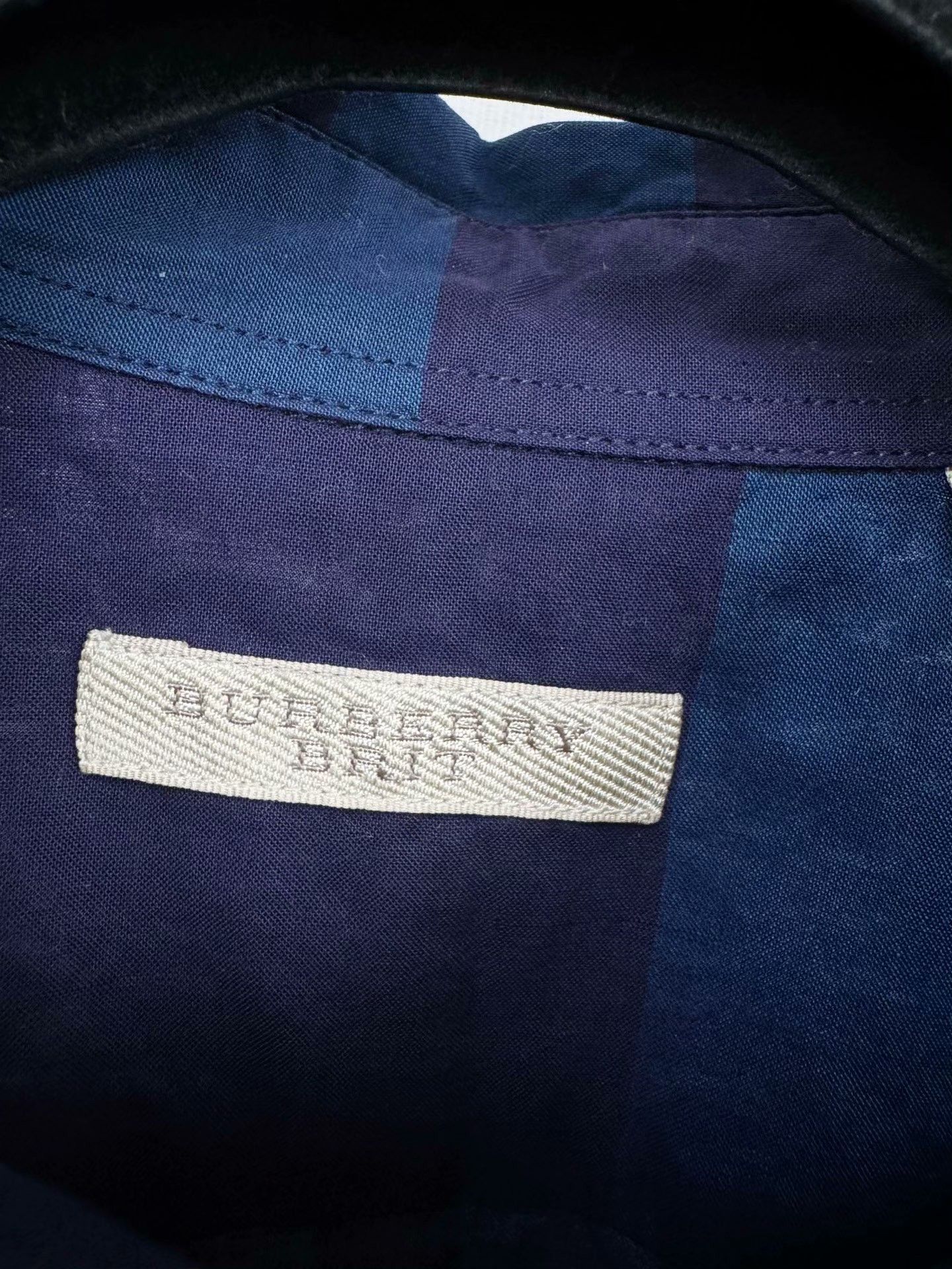 Burberry Burberry M Size Gently Used Shirt Size US M / EU 48-50 / 2 - 2 Thumbnail