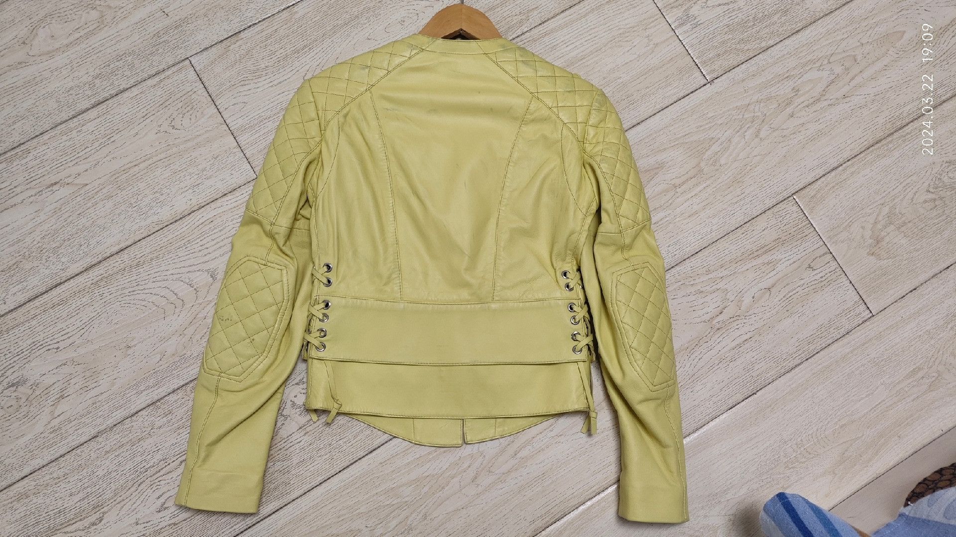 Balenciaga Balenciaga Lemon Yellow Leather Biker Jacket Size XXS / US 00 / IT 34 - 2 Thumbnail