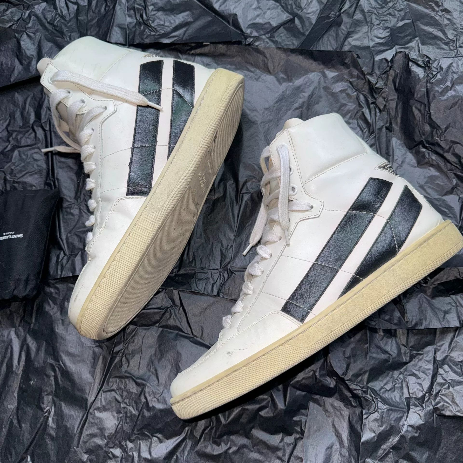 Saint Laurent Paris Saint Laurent SLP Studded Star High-Top Size US 7 / EU 40 - 2 Thumbnail
