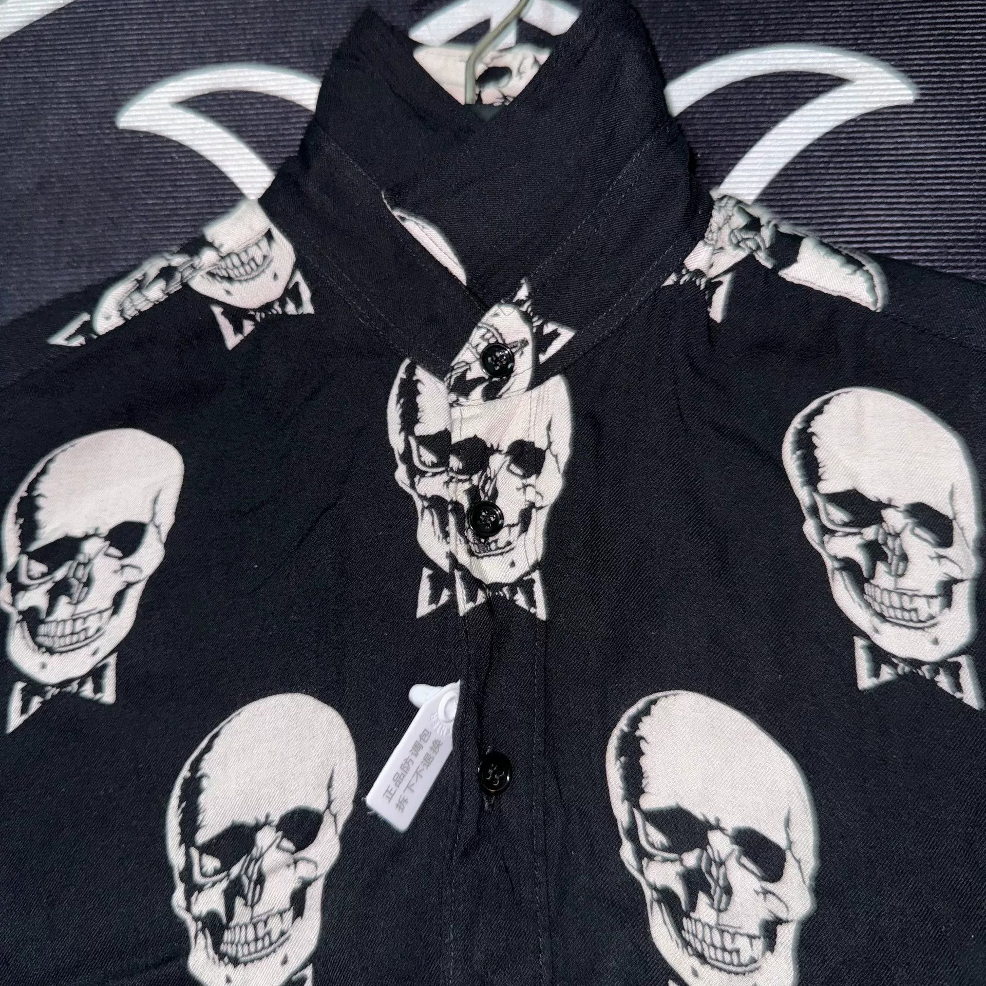 Saint Laurent Paris Saint Laurent Skull Logo Silk Shirt Size US XXS / EU 40 - 3 Thumbnail